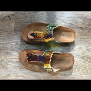 Cute Iridescent Sandals!